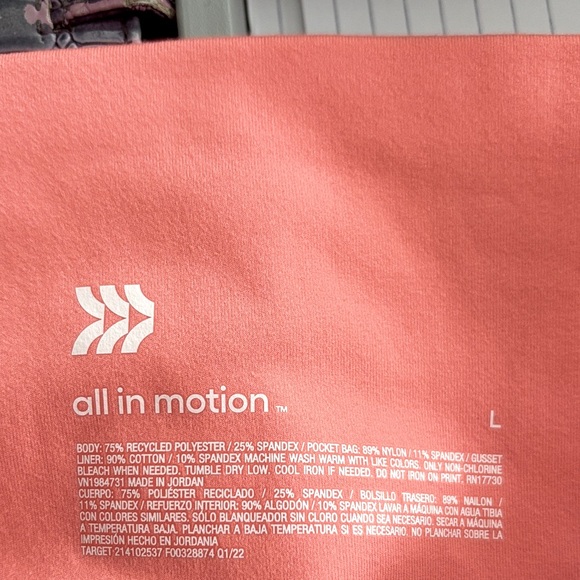 NEW All in Motion Women Bike Shorts 2 Pockets L Peachy - Picture 12 of 12